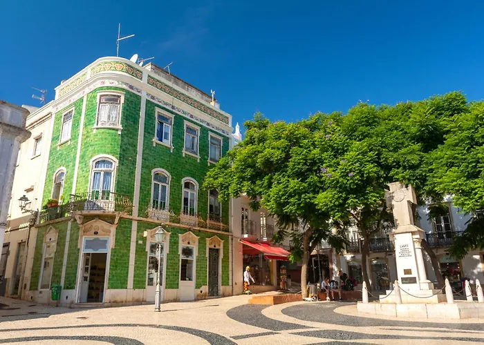 Floor Marina With Classic Charm #1995 Apartment Lagos